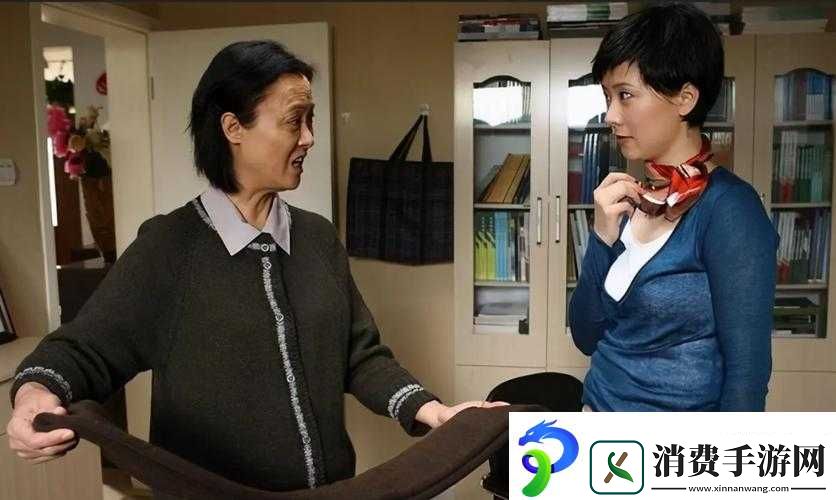 我的狗老公拉婆婆一起：婆媳关系新视角下的家庭趣事