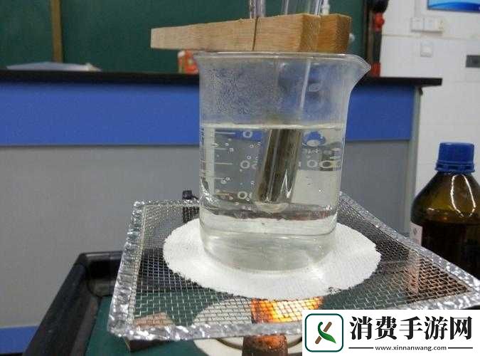 镜流口水流白色液体正常吗：探究其背后的真相与应对方法