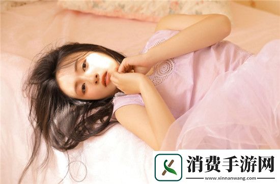 史莱姆钻进胡桃的肚子变大：奇幻冒险中的奇妙变化