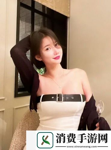 一前一后三个人一起骑自行车-友直呼：这画面感什么神仙组合！