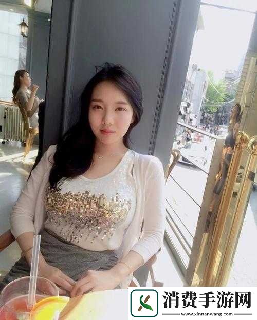 丰满的女同学