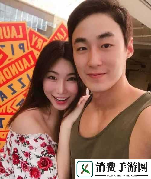 老阿姨看到小鲜肉心动