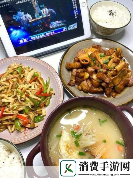 每天在汆肉中醒来类似句子：每天在汆肉中醒来你是否也感受到生活的味道