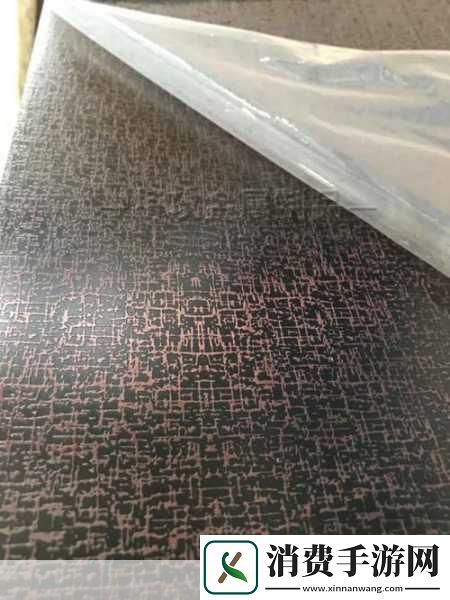 铜铜好大深色板：铜铜好大深色板是什么材质制成的呢