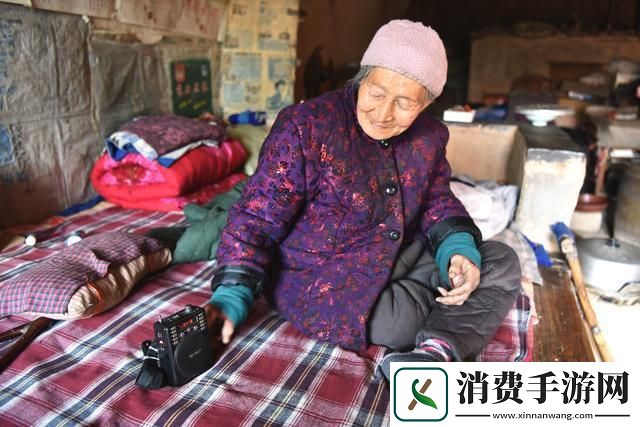 “山西窑洞老阿姨”：时代弄潮儿还是笑话
