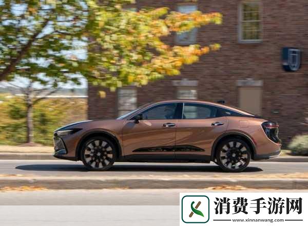 跨界盛宴车界新宠遇上手游狂欢！丰田皇冠SportCross预售盛启游戏迷的跨界之选