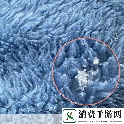 两座雪白玉峰弹跳而出细节：雪白玉峰跃动的奇妙瞬间❄️