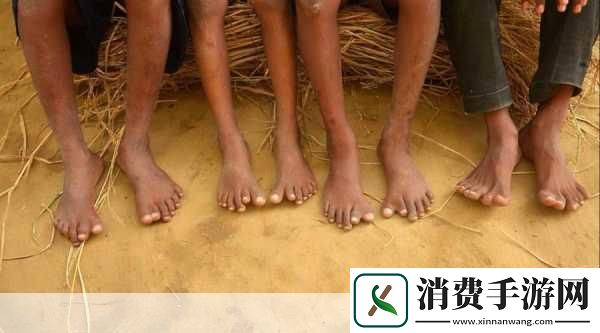 三根手指与痛感探索手指的解剖结构　　每个手指由骨骼、关节和肌肉组成