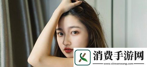 抬头看镜子里的接合处