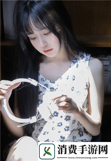 游泳馆里的两个教练孟月月