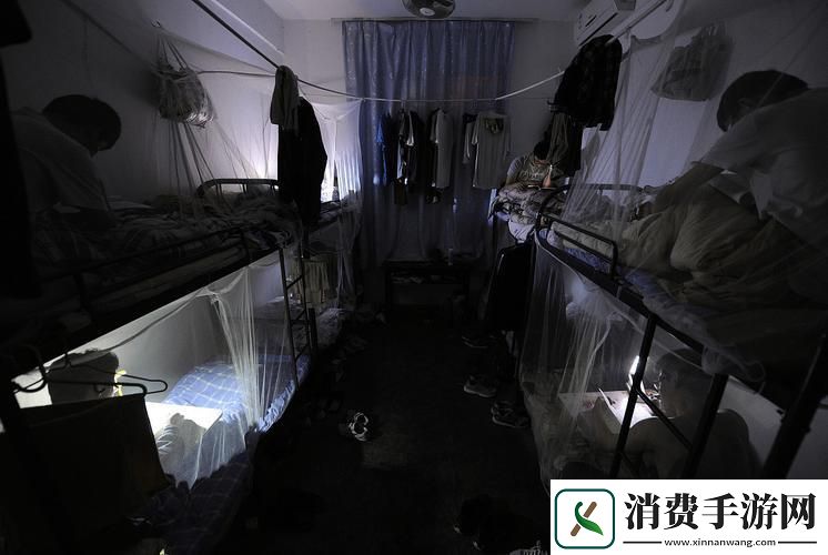 “506寝室的灯早早熄了