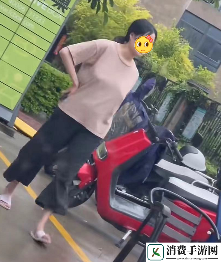 真空下楼取快递被