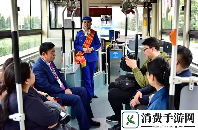 尺寸间的幽默自嘲