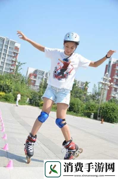 轮滑的魅力与技巧轮滑运动概述　　轮滑是一项充满活力和乐趣的运动。它不仅能锻炼身体