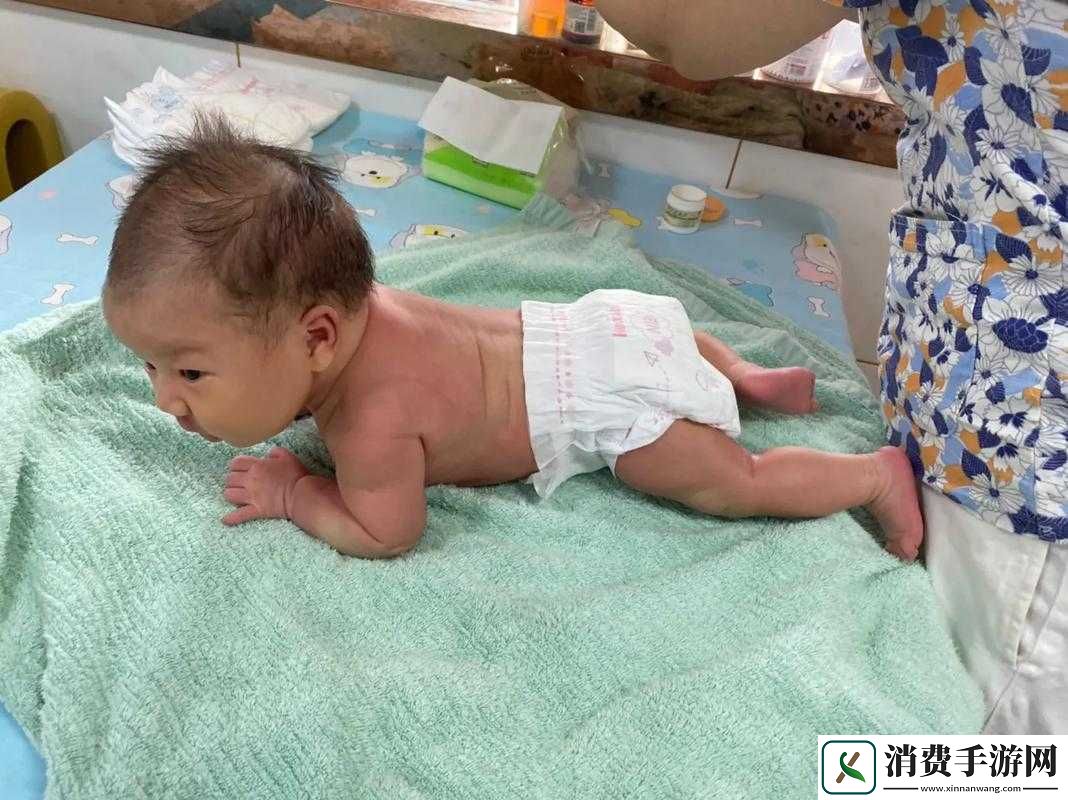 宝宝把腿抬起来靠墙上C