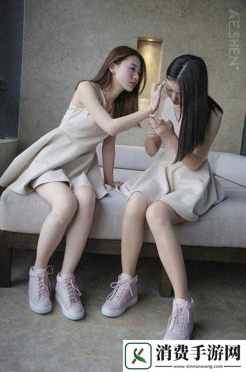 双胞胎姐妹齐上阵许多人物