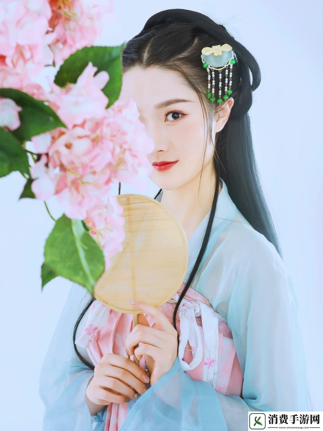 “娇羞少女PK岁月顽童