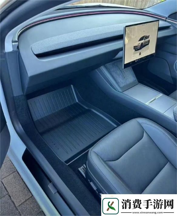 特斯拉正式发布无人出租车Cybercab没有方向盘和踏板