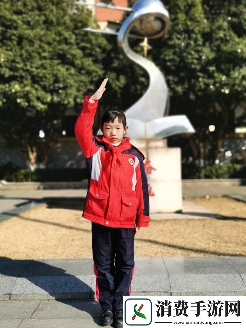 红领巾下的八卦火