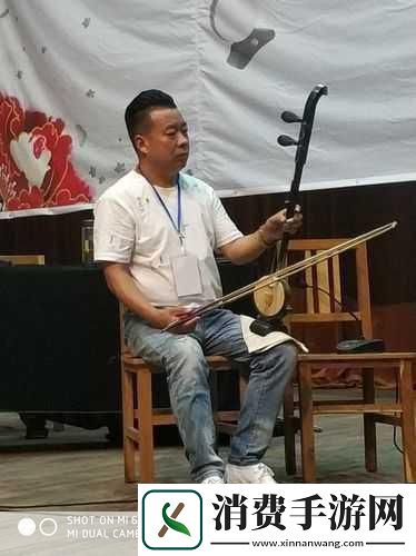 两座雪白玉峰弹跳而出