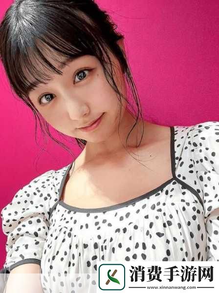 独家揭秘くりえみ天使容颜下的游戏世界探险魔鬼身材引爆玩家热潮！