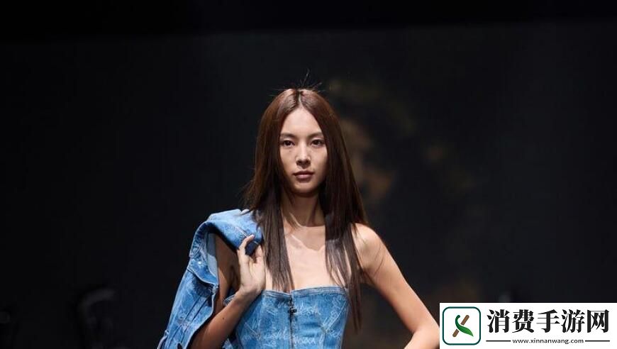 VivienneWestwood2025春夏上海时装周新品发布