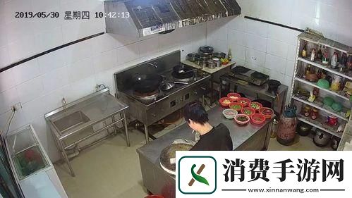 “炒锅里的喧嚣