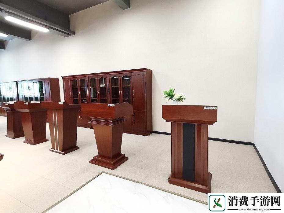 “牧化师1”弄脏讲台