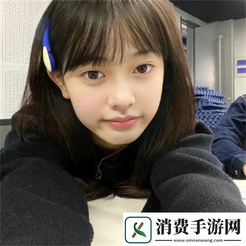 中午妈妈在厨房做饭
