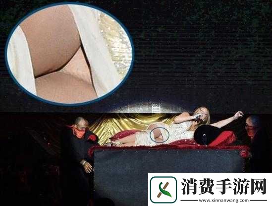 故意走光