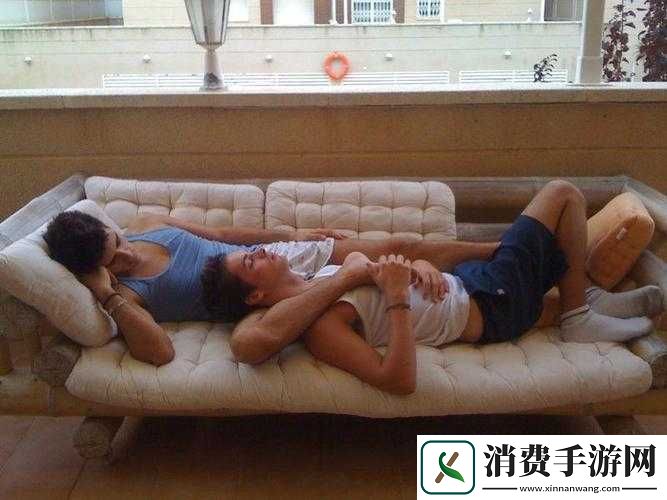 同性恋人之间的甜蜜时刻
