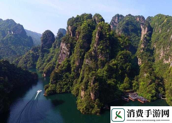 一处桃源千人品、两片红唇引万客来的奇妙盛景
