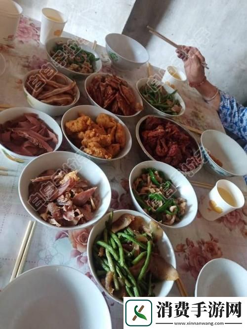 别开生面的亲戚交换大杂烩tⅹt