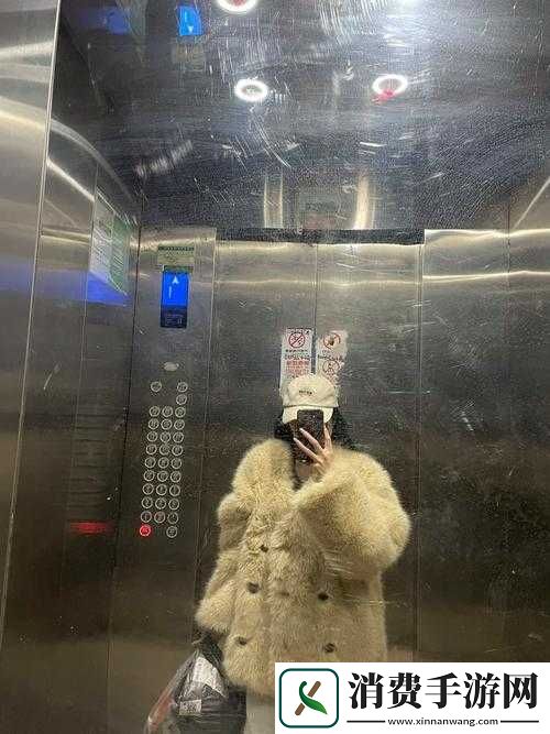 真空下楼取快递被