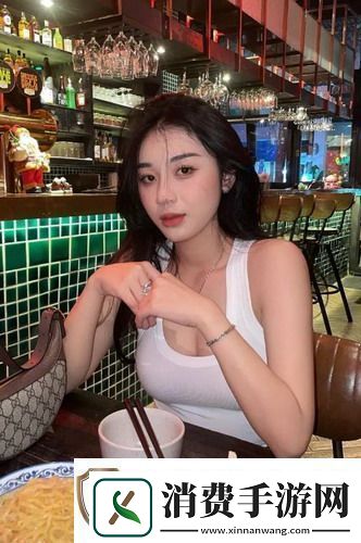 不戴套的瑜伽教练3引领健身潮流友