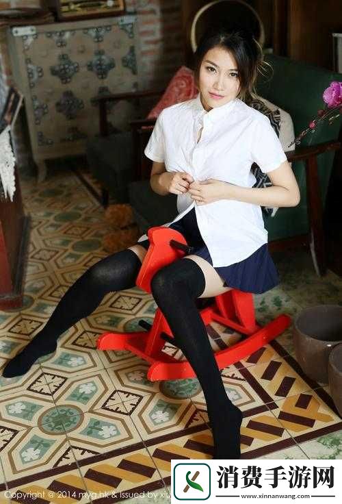 女子半夜打扑克又叫又疼