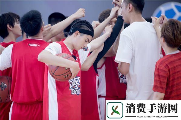 2019超级企鹅联盟Super3星斗场王鹤棣“以篮球之名”帅气回归