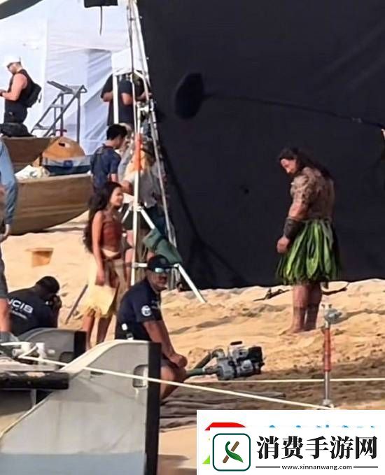 不是增肌更大了!强森承认在海洋奇缘穿了特制服装