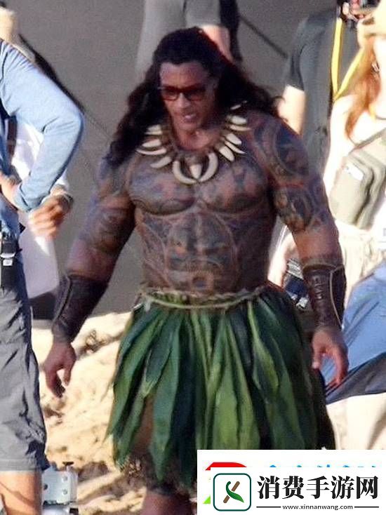 不是增肌更大了!强森承认在海洋奇缘穿了特制服装