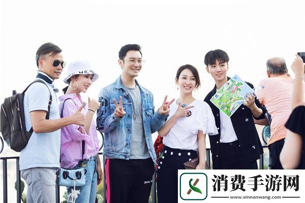 黄晓明回归中餐厅担任店长变身哥哥帮杨紫擦药超暖心