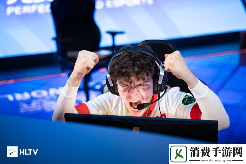 MOUZ下放siuhy的背后——撕掉标签