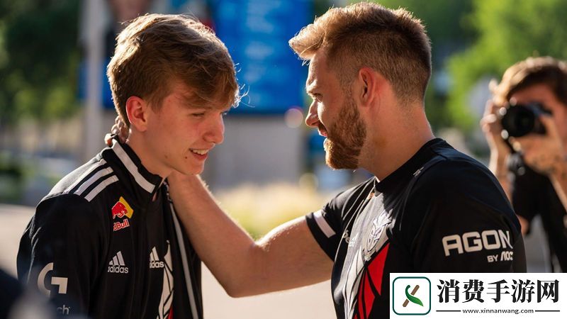 情比金坚——十图回顾m0NESY与NiKo的兄弟情深瞬间