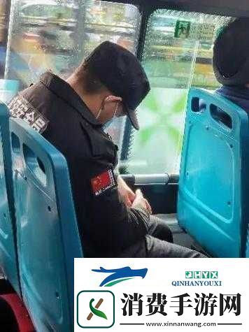 公交车上售票员规范使用