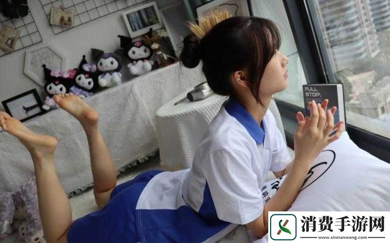 校服太透了r头凸出来了