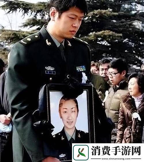 当着老公的遗像前妻的电视剧