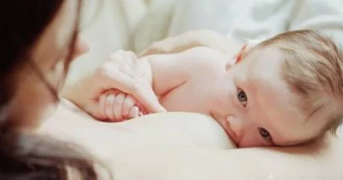 边吃奶边摸下面很爽动态图近日在社交媒体上引发热议许多友分享了相关内容并讨论其背后的文化现象