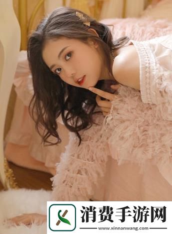 小雪解开乳罩给老杨摸暧昧氛围的惊艳演绎网友：这情节也太撩人了吧真是大胆又真实！