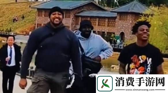 以抽象闻名全球的甲亢哥