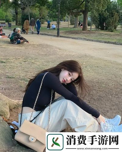 公交车上的诗请1一7H多样化的生活节奏网友：车上的每一首诗都是心灵的共鸣！