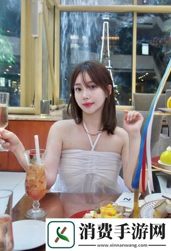 美女比基尼游泳图片视频展现夏日清凉魅力网友：美丽风景让人心动！